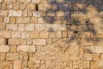 Muro de piedra Violencia Estructural Enlaza Consultoría de Género y Diversidad